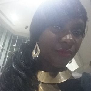 Meet your Posher, Cynthia